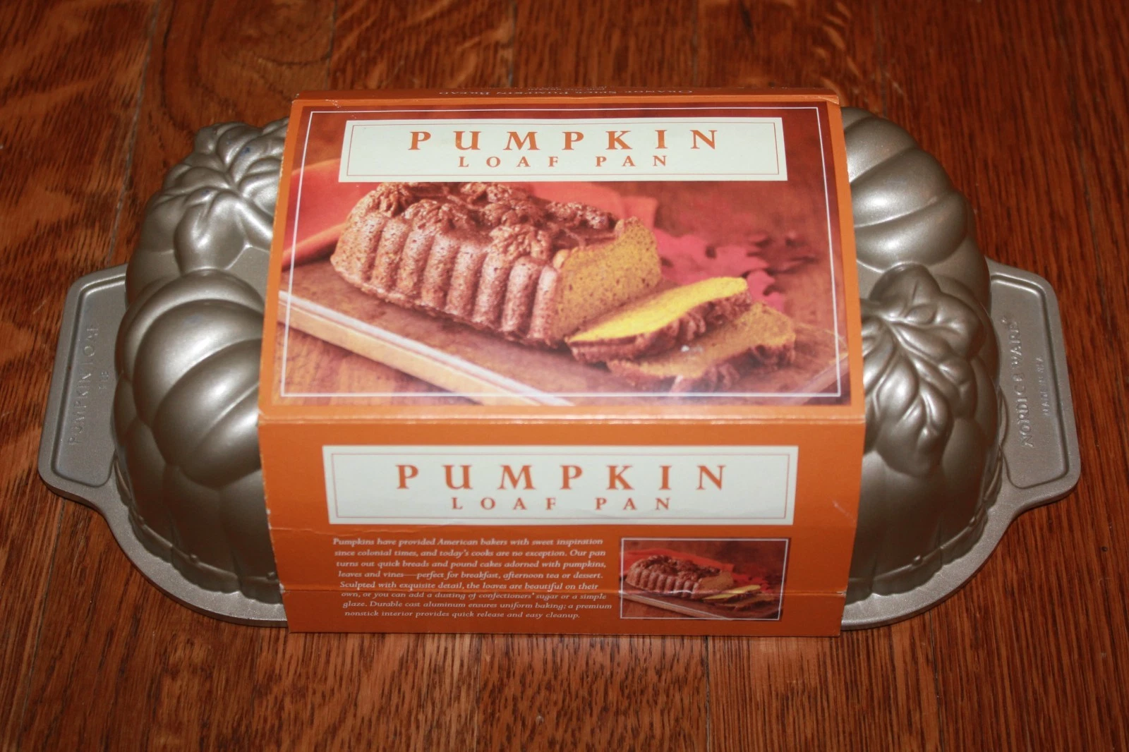Williams-Sonoma Nordic Ware Pumpkin bread Loaf Pan 1 Pound Model 009981