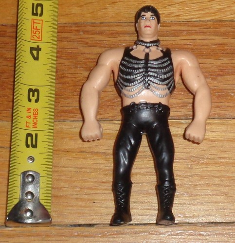1998 WWF WWE Just Toys Chyna bendie Wrestling Figu...