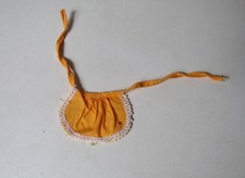 ancien vêtement poupée