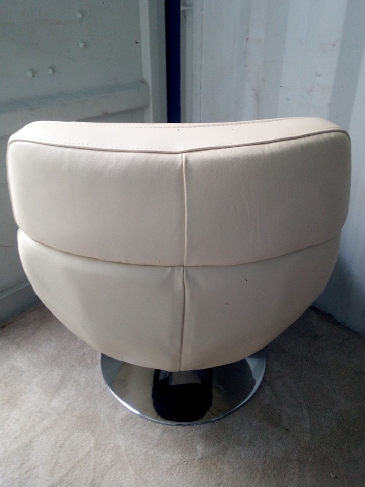 * Furniture Village Dali Swivel Leather Lounge Retro Chrome Arm Chair