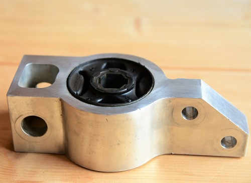 FEBI Querlenkerlager Audi A3 8p, VW Golf V, Seat Altea, Skoda Octavia uvm.