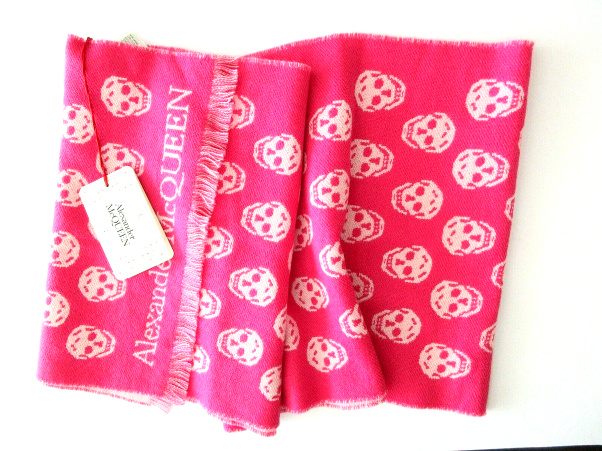 Alexander McQueen Reversible Wool Scarf in Fushia Pink NEW WITH