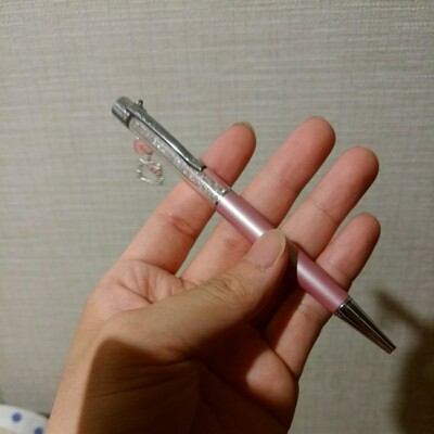 SWAROVSKI Hello Kitty ボールペン ピンク Swarovski Hello Kitty ballpoint pen silver / pink popular product