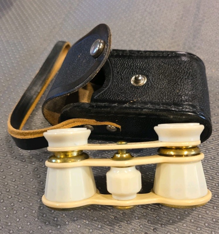 Antique  White USSR Opera Glasses 2,5x24-65 Sovier Union W/Case