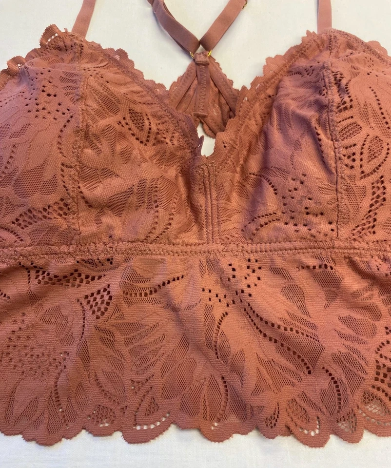 Bralette Aerie Holiday Best de encaje acolchado espalda cruzada -- LET'S MAUVE L Foto 3 de 4