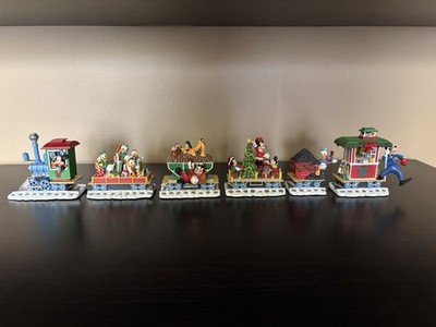 Danbury Disney ''Mickey's Christmas Train'' (no box, imperfections in photos)