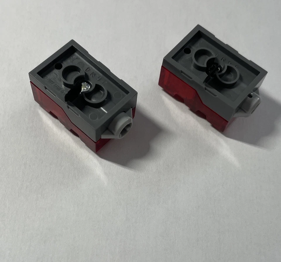 2x LEGO  Leuchtstein Electric Light Brick 2x3x1 1/3 With Trans Red Top 54930c01 - Bild 2 von 2