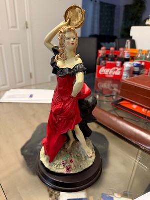 the mirella collection figurine Spanish Gypsy dancer holding a tambourine figuri