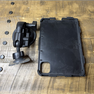 PIVOT iPad mini 6 Case w/ Windshield Suction Cup used in general aviation