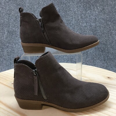 NEW Universal Thread Boots Womens 6 Dylan Perf Side Zip Heels Ankle Bootie Brown
