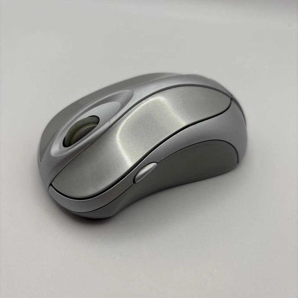 Microsoft Wireless Laser Mouse Silver 6000 Model 1054 W/ USB Receiver - Image 3 of 4