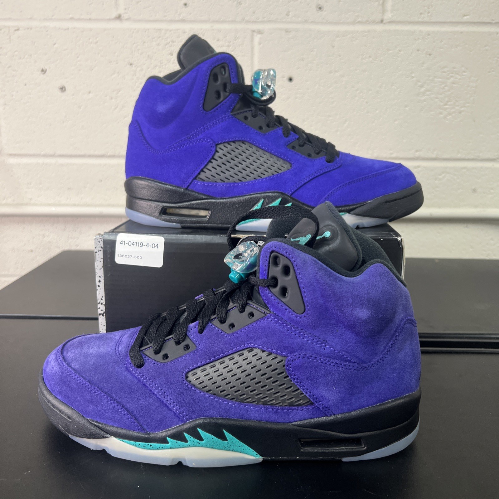 Size 7.5 - Jordan 5 Retro Alternate Grape 2020