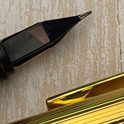 Super rare] Dunhill K14 585 fountain pen gold nib writing