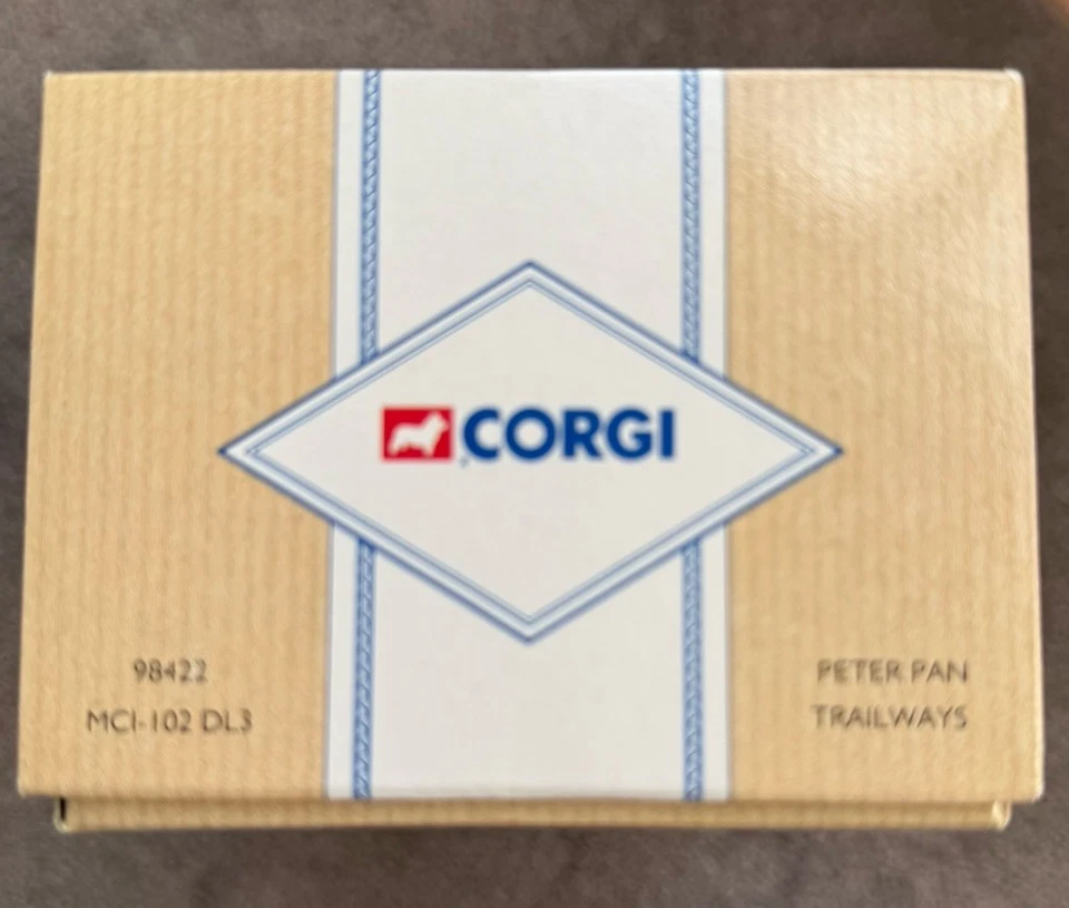 Corgi MCI-102 DL3 Peter Pan Trailways Bus 1:50 Scale Diecast 98422 - Image 4 of 4