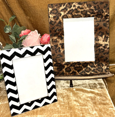 Set of 2 5x7 Freestanding Photo Frames Matte Wood Clear Glass Chevron/Leopard