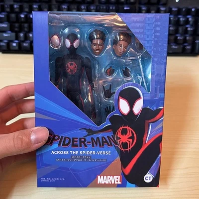 Figurine Spider-Man Miles Morales 15 cm Marvel action figure avec accessoires - Photo 1/4