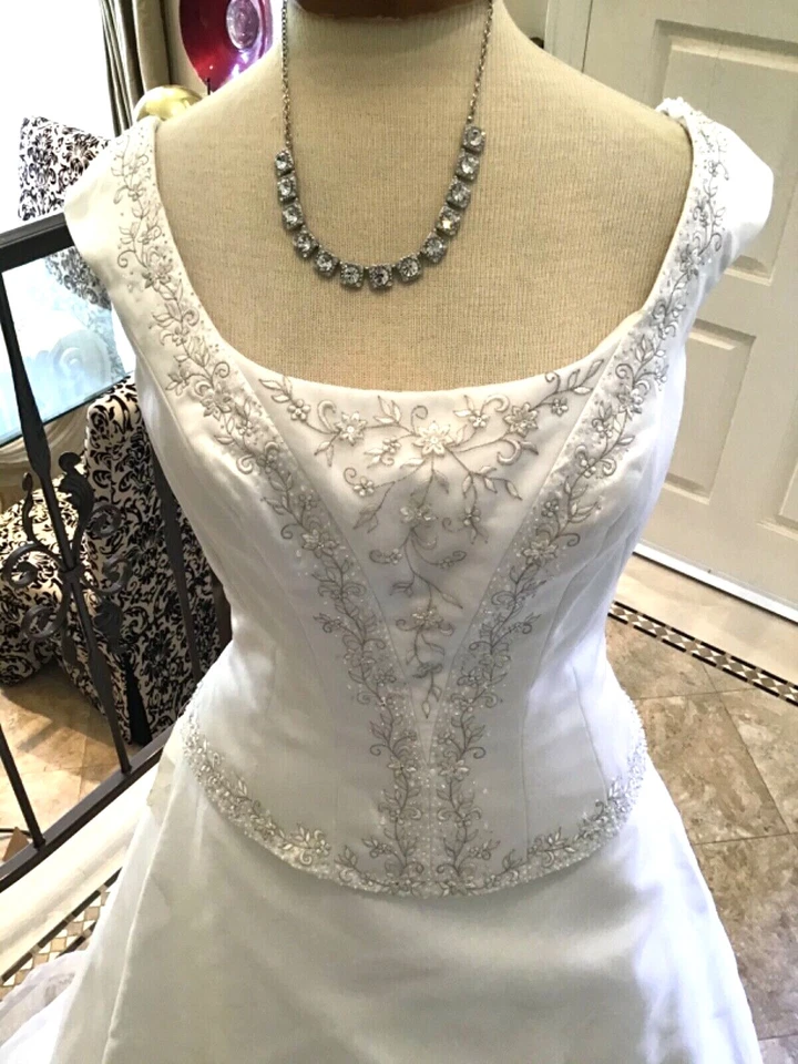 JASMINE NUEVO Vestido de Novia Vestido de Novia Blanco Bordado Organza 12 Foto 2 de 4