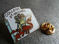 RARE PINS PIN'S - COLLEGE