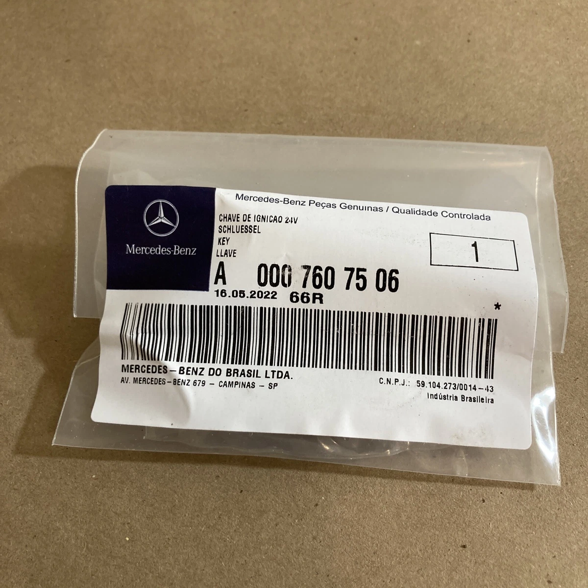 Genuine Mercedes Benz spare part - KEY- 0007607506 for Accelo 715 