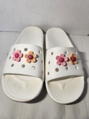 Crocs Classic Slides Wmns Sz8/Mens Sz6 White Slide Ins w/ 4 Daisy