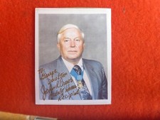 Staff Sergeant JOHN R CREWS SIGNED SMALL PICTURE 10X7CM MEDAL OF HONOUR SOLDIER