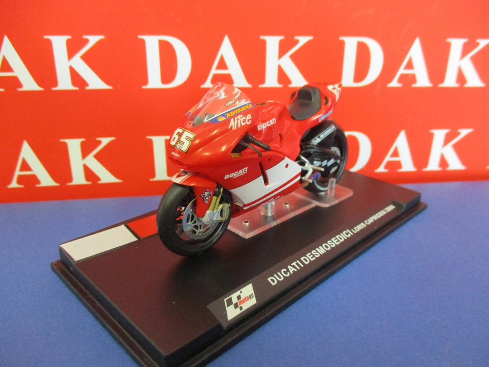 Die cast 1/24 Modellino Moto GP Ducati Desmosedici Loris Capirossi 2004 - Immagine 2 di 4