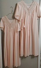 Vtg Shadowline Small Peach Gown Robe Peignoir Set Nylon USA NOS Gift Quality