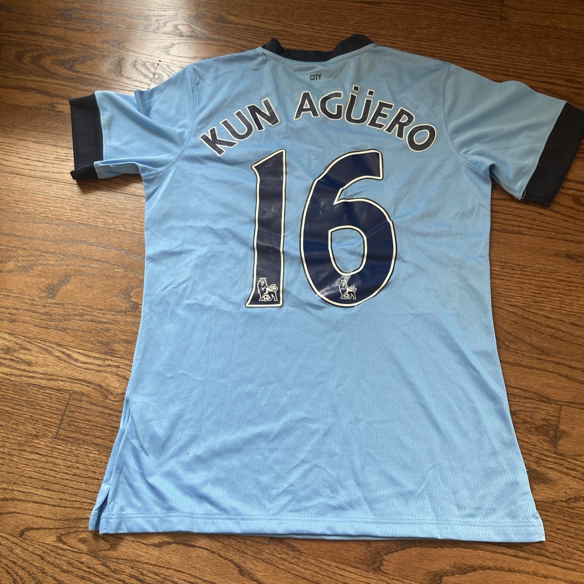 Manchester City Home Shirt Kun Aguero #16 (M) Authentic Retro