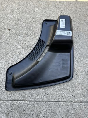 2022 2023 2024 Jeep Grand Cherokee Genuine Mopar Storage Bin