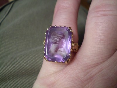 Vintage Antique 14K Yellow Gold Ladies Amethyst Cameo Ring      9.6 grams