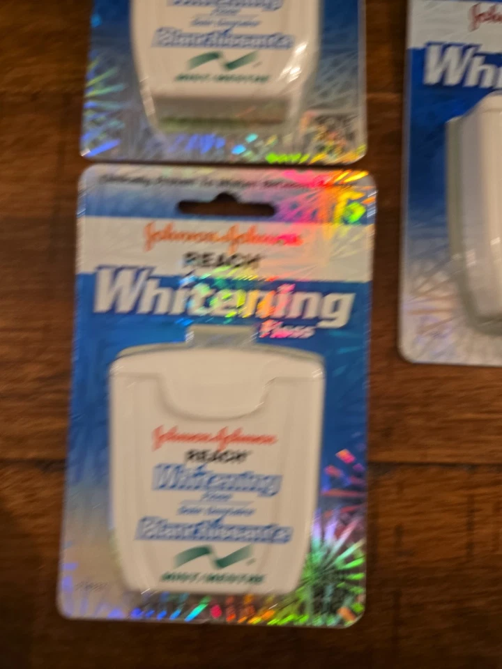 Johnson & Johnson Reach Whitening Floss MINT 55 Yard New 3 Pack Unopened - Image 2 of 4