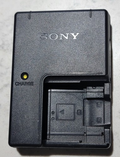 Genuine Sony BC-CS3 Battery Charger OEM - Picture 1 of 3