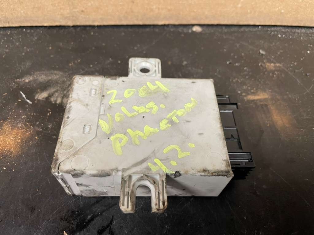 04-06 VW PHAETON BENTLEY CONTINENTAL TPMS TIRE PRESSURE SENSOR MODULE COMPUTER