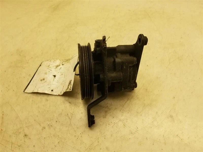 04 05 06 Bomba de dirección asistida TOYOTA SIENNA 44310-08010 Foto 2 de 4