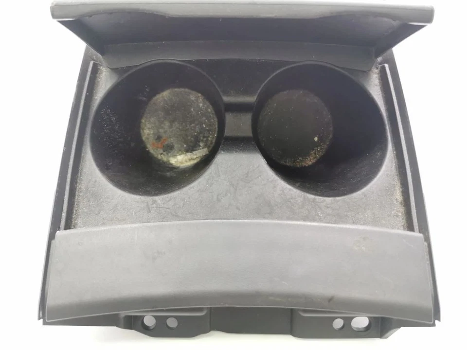 Chrysler 300 - 300C 2006 Drink Cup Holder Front 1057320XDVAB AMD163140 - Image 3 of 4