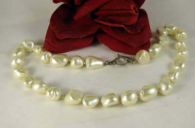 Gorgeous Faux Pearl Toggle Style Necklace FERAL CAT RESCUE