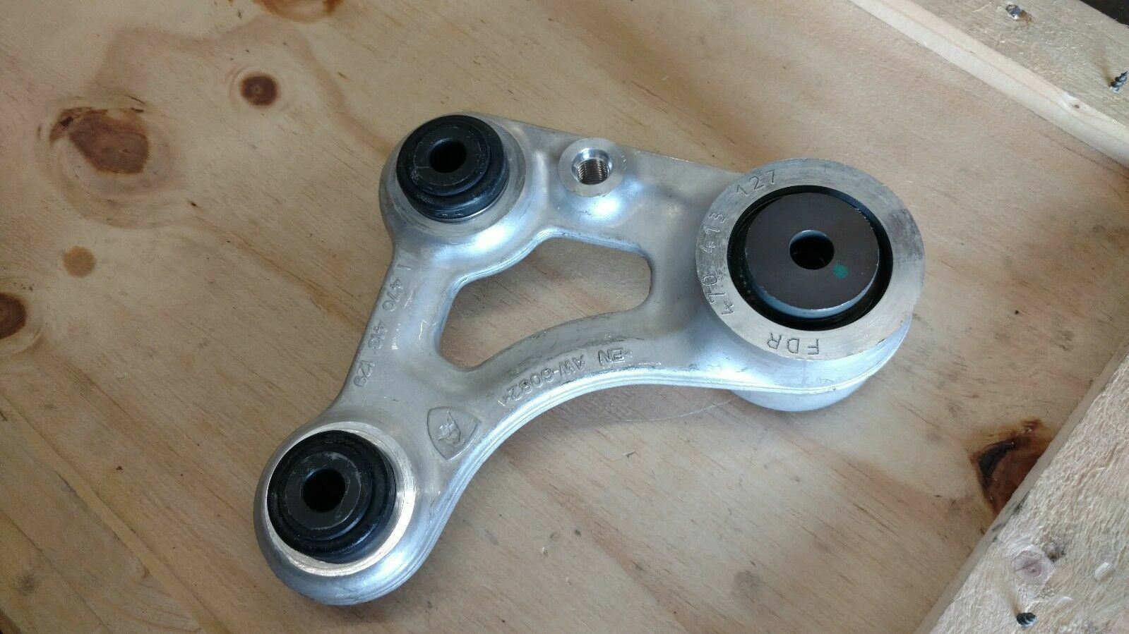 LAMBORGHINI AVENTADOR LEVER ARM CONNECTING LINK COUPLING ROD JOINT OE 470413127 