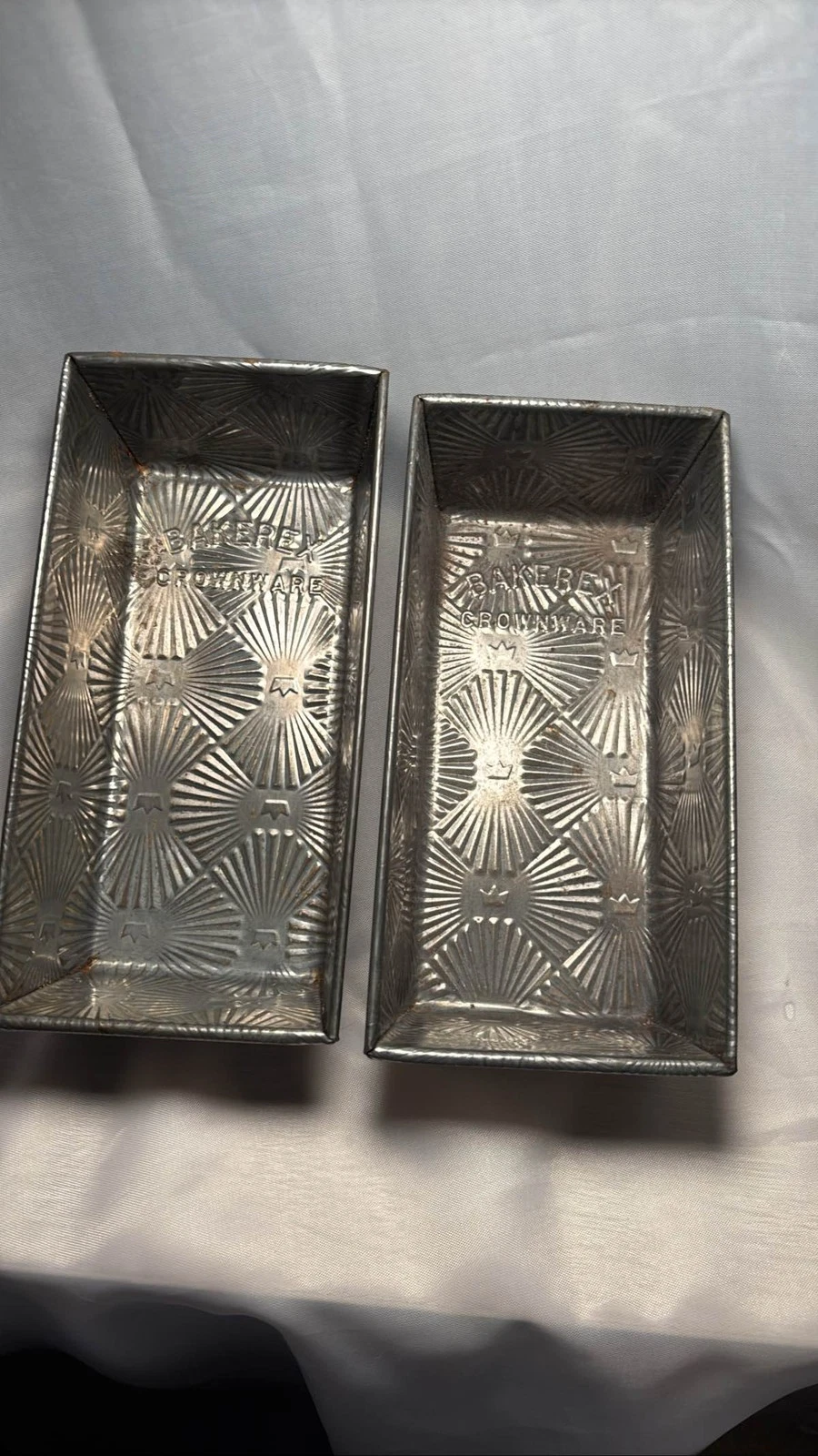 2 Bakerex Crownware Starburst Metal Loaf Pans USA