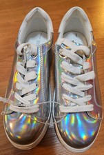 Steve Madden Silver Metallic Platform Sneakers Size 4 NEW DISPLAY MODEL