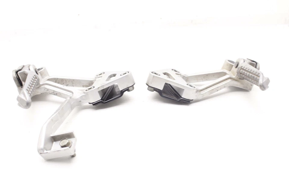 87 KAWASAKI NINJA 600R FABRICANTE ORIGINAL PASAJERO TRASERO ESTRIBO R9.BX19 Foto 2 de 4