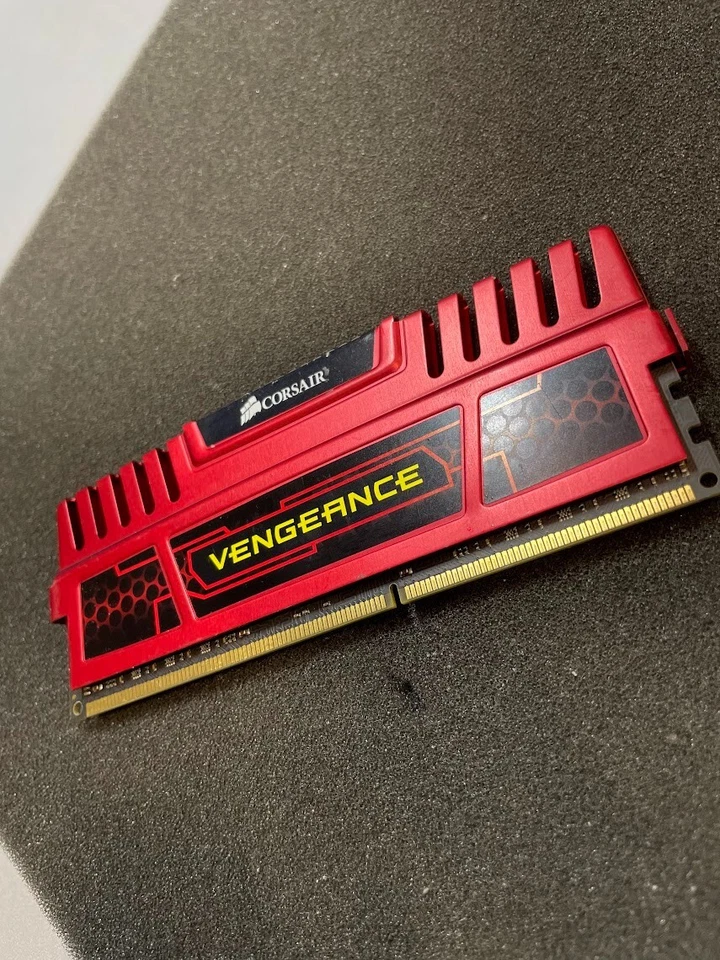 Corsair Vengeance DDR3 RAM 4Gb 2133Mhz CMZ16GX3M4X2133C11R Desktop Speicher #04 - Bild 2 von 3