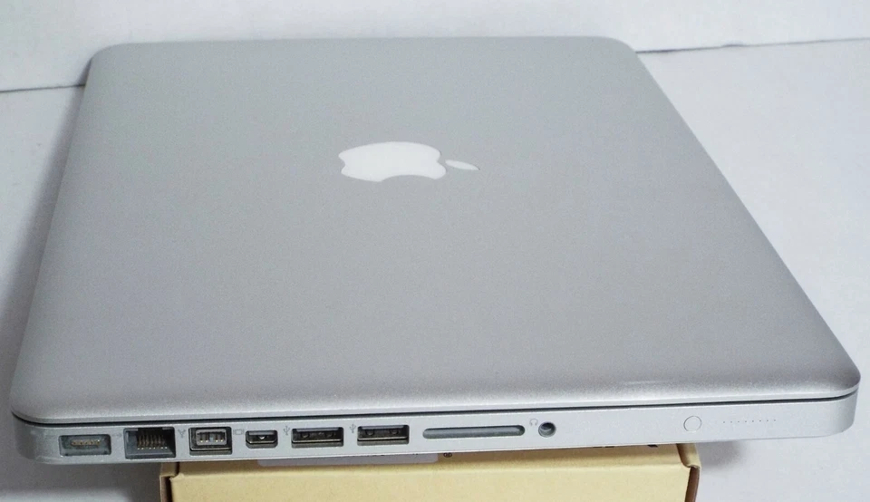 MacBook Pro 13 inch mid 2010 2.4GHz Intel Core 2 Duo, 480GB SSD, 4GB RAM - Image 3 of 4