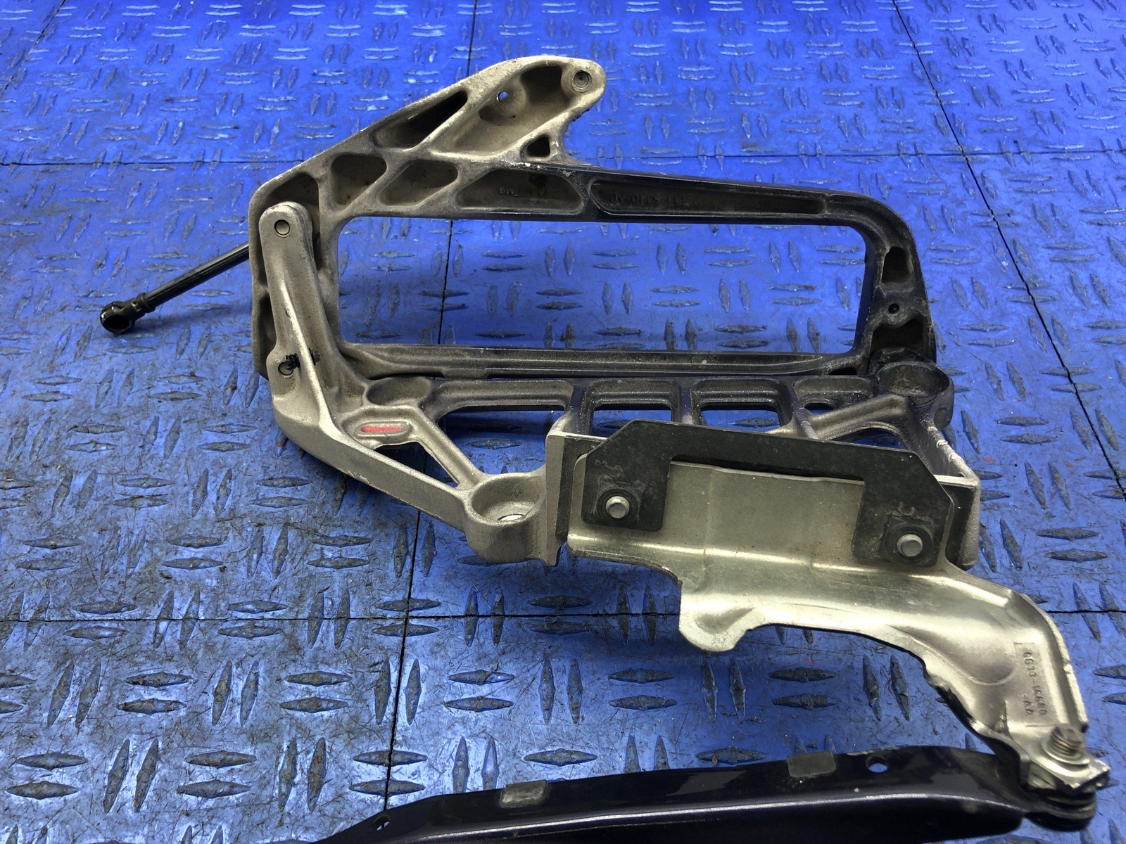 2006-2011 ASTON MARTIN VANTAGE V8 FRONT RIGHT LEFT HOOD HINGE SET BLUE OEM 2007