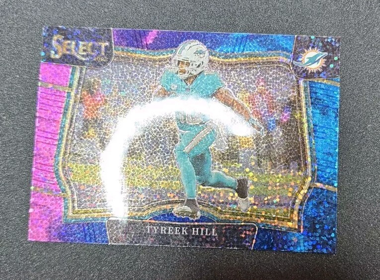 2022 Panini Select Field Level Cosmic Prizm - Tyreek Hill Miami Dolphins