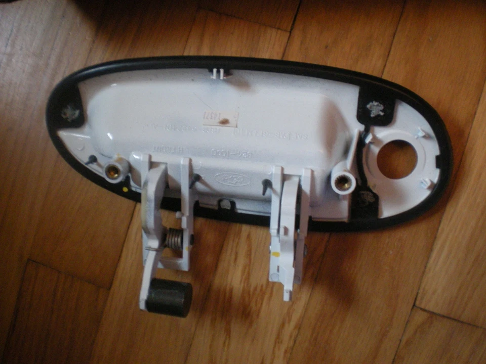 FORD TAURUS 1996 1997 MANIJA DE PUERTA EXTERIOR DELANTERA LH BLANCO NUEVO EN STOCK Foto 2 de 3