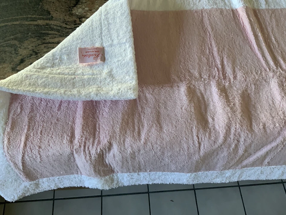 НОВЫЙ КОВРИК ДЛЯ ВАННЫ PRATESI ~ РЕДКИЙ РОЗОВЫЙ И БЕЛЫЙ ~ TUBO ~ORG $390,2 В НАЛИЧИИ - Изображение 2 из 4