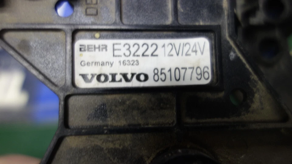 Volvo BEHR HVAC Controls 85107796 - Image 2 of 4