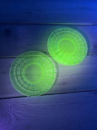 Vintage Uranium Vaseline Glow Depression Glass Salad Plates Set of 2 Green 6″