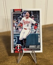 2026 Topps Series 1 Celebration- Brooks Lee #85 Walk This Way SP Variation