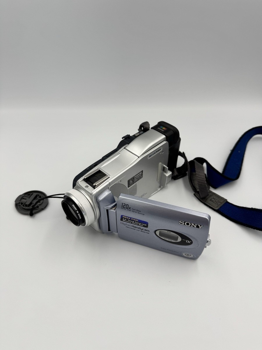SONY Mega Pixel Digital Handy Cam & VCR : 120X Zoom : Bag